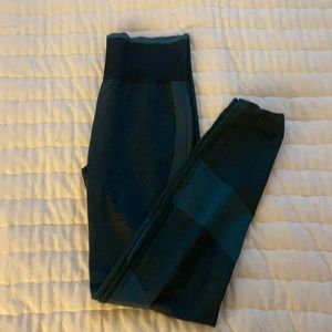 Victoria’s Secret pink leggings